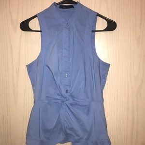 Sleeveless blouse with a waist knot